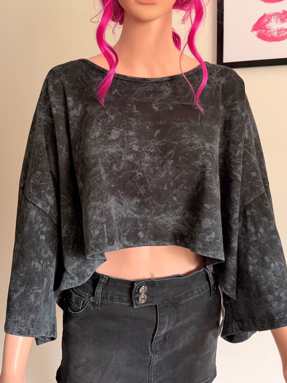 Boohoo NWT (Limited Edition Collection) Acid Washed Finish Graphic Crop Top!